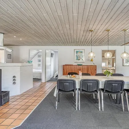 Iliana - 1km From The Sea By Interhome